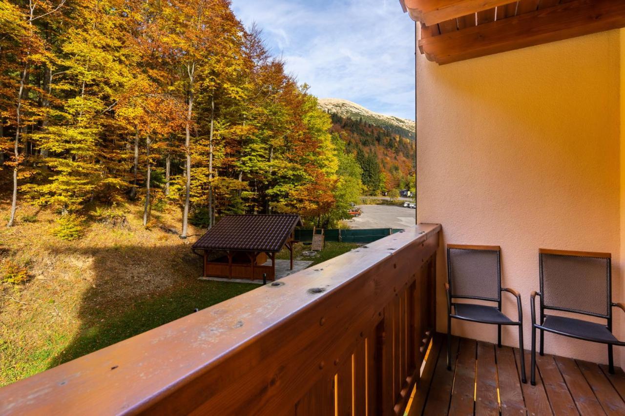 Apartment Rose Chopok 1100 M-On Hiking Trail-View-Hot Tub-Sauna-View Demänovská Dolina Exterior foto